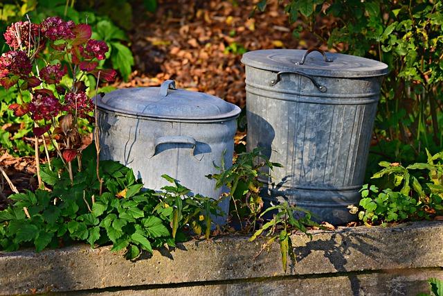 Krmelín a bioodpad: Co patří do popelnice?