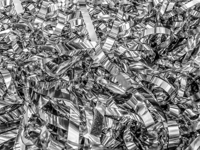 Co patří do tříděného plastu alobal: Rozdíly v recyklaci